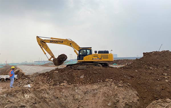 Hydraulic excavator 2. Excavator accessories made in China 3. Earth-moving equipment made in China 4. Hydraulic pile driver