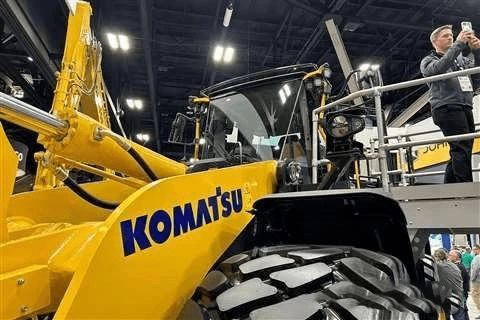 Construction equipment made in China Heavy excavator for mining operations Pavement construction machinery made in China Komatsu excavator
